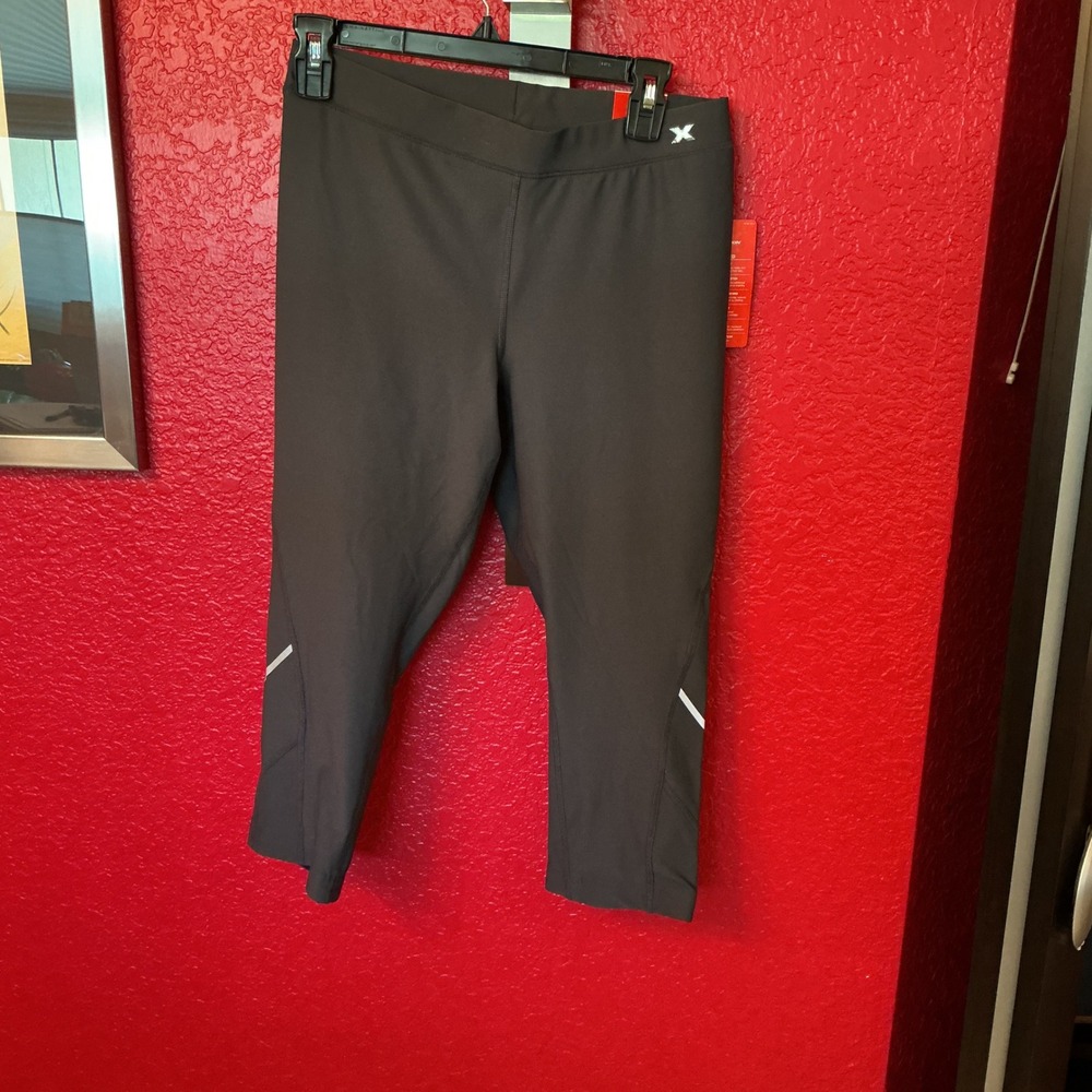 Xersion Performancewear Womens Fitted Capri Leggings Charcoal Smoke Medium NWT